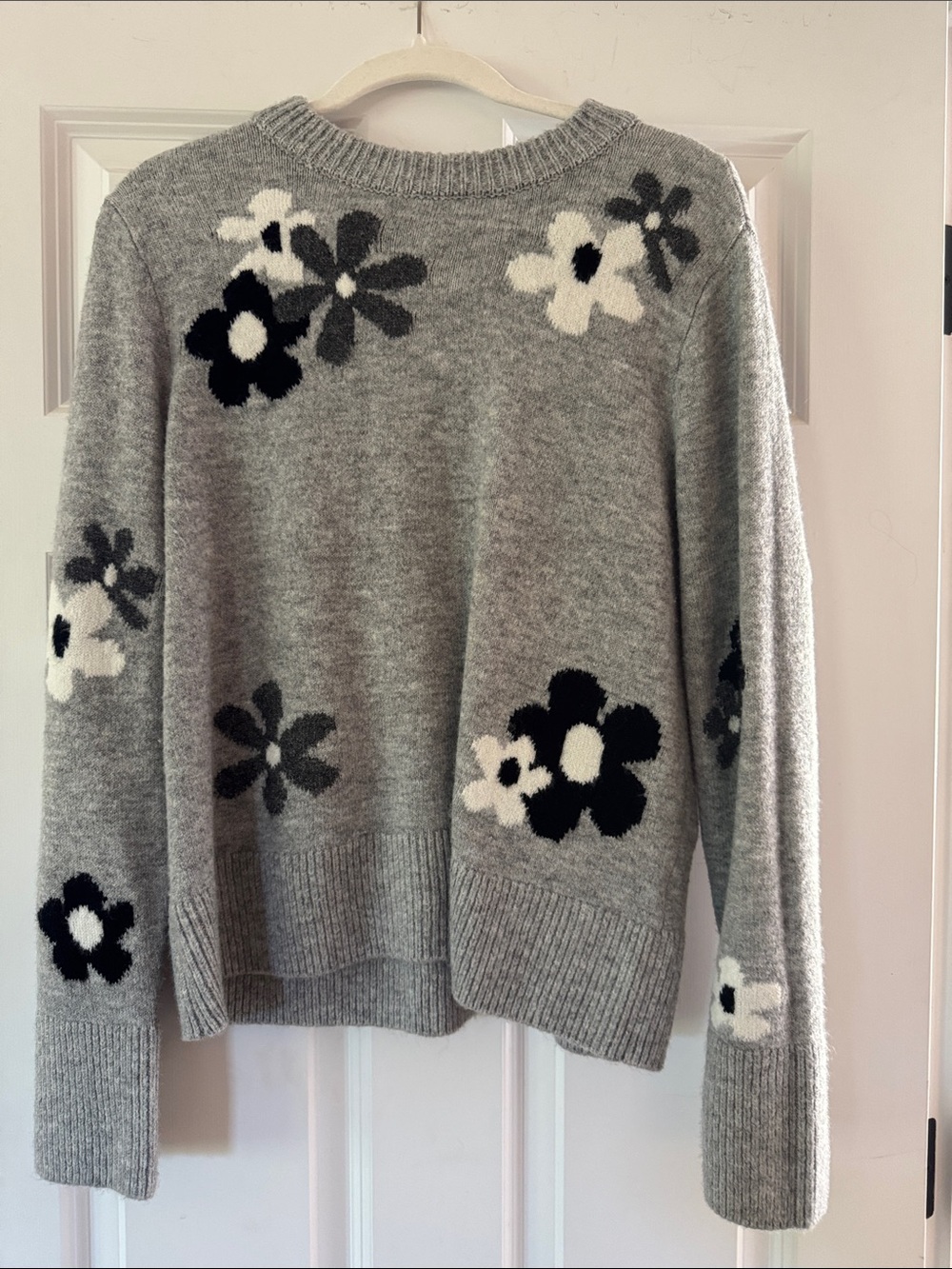 CeCe Gray Crewneck Sweater with Black and White Floral Motif